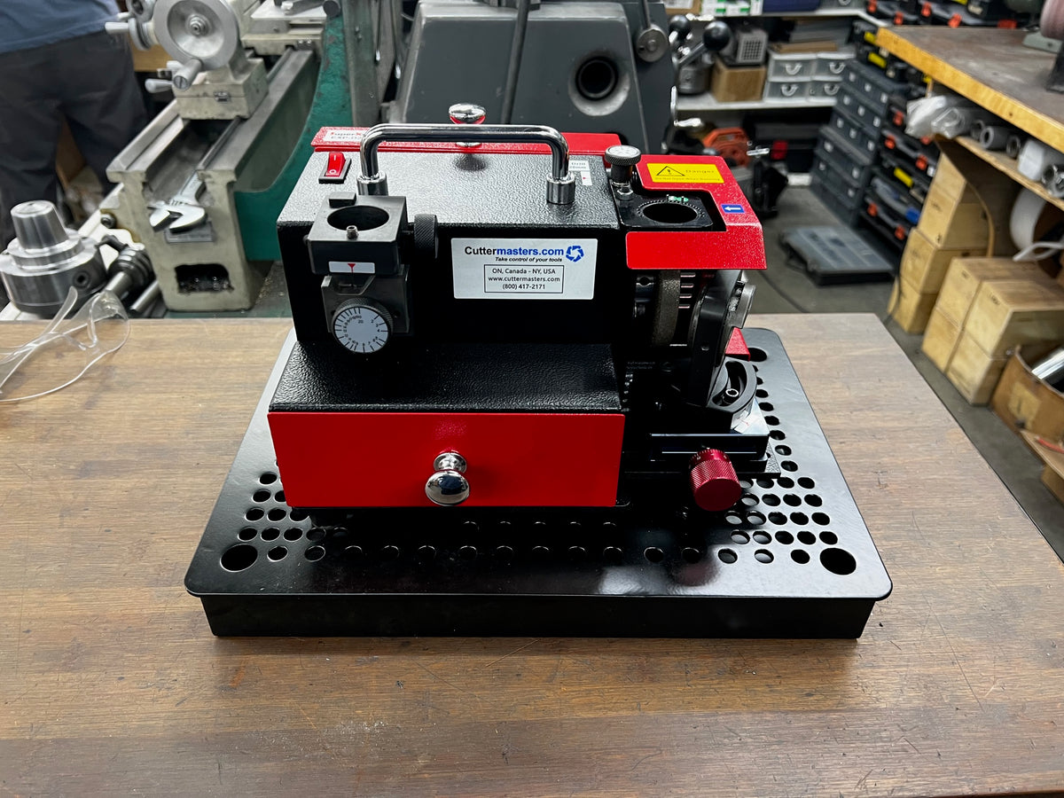 Cuttermasters Vacuum Table, Local Dust Collector for Tradesman or Other Small Grinders