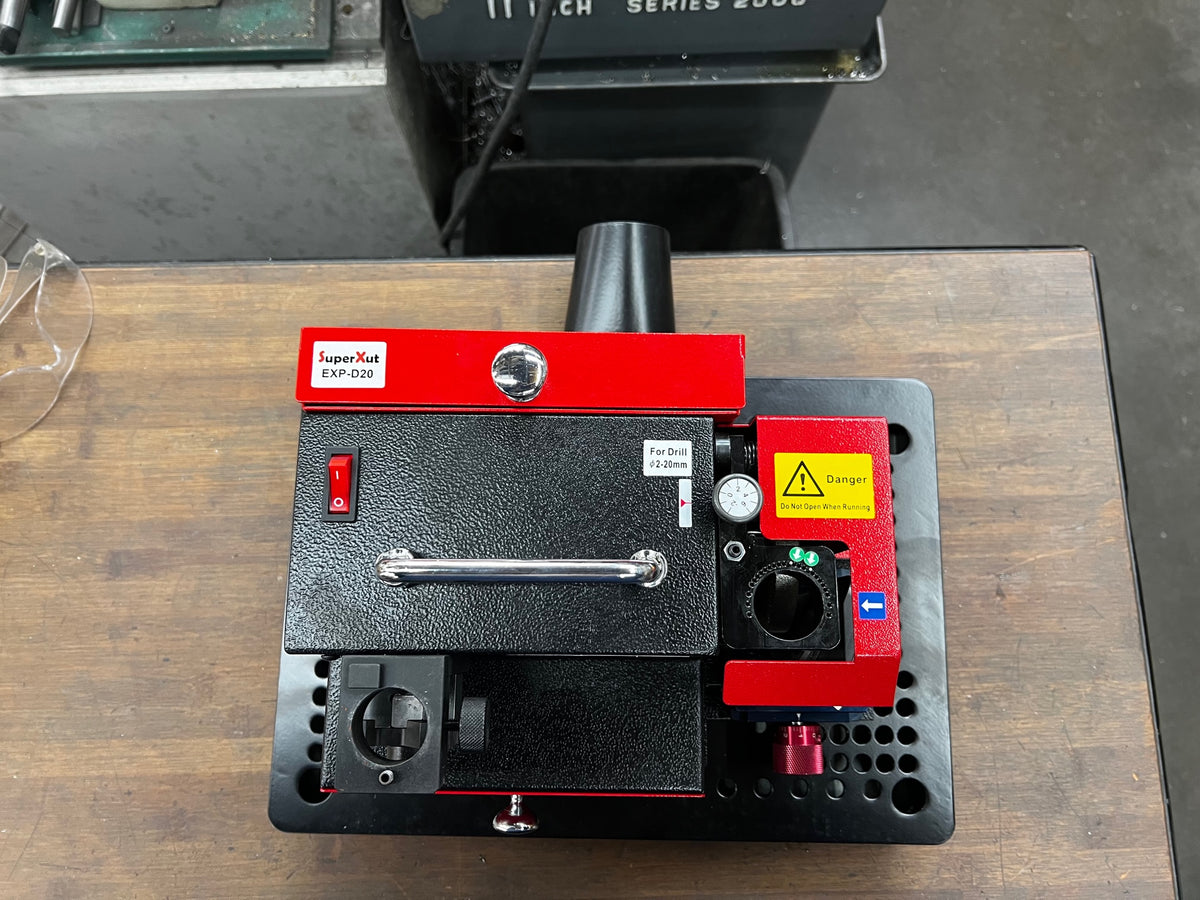 Cuttermasters Vacuum Table, Local Dust Collector for Tradesman or Other Small Grinders
